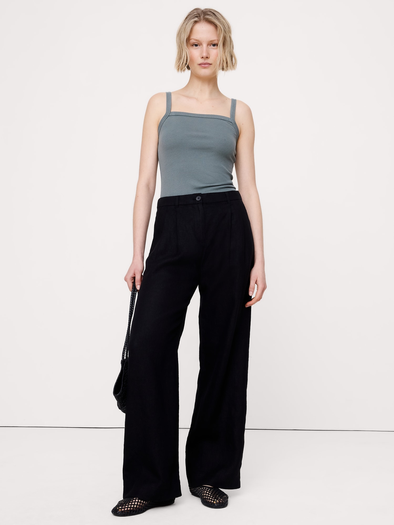 CAMISOLE CÔTELÉE À ENCOLURE CARRÉE