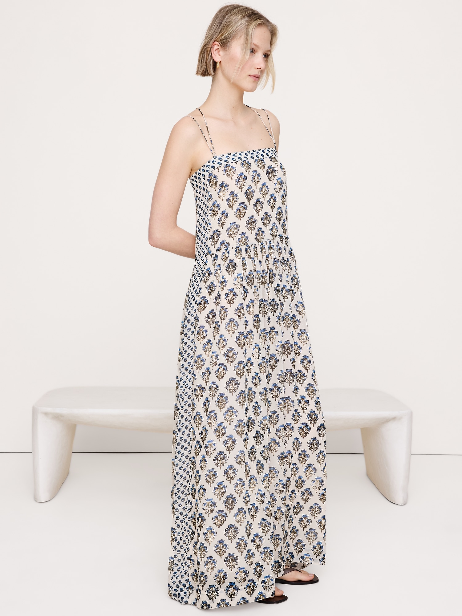 ROBE LONGUE À BRETELLES EN CRÊPE GEORGETTE