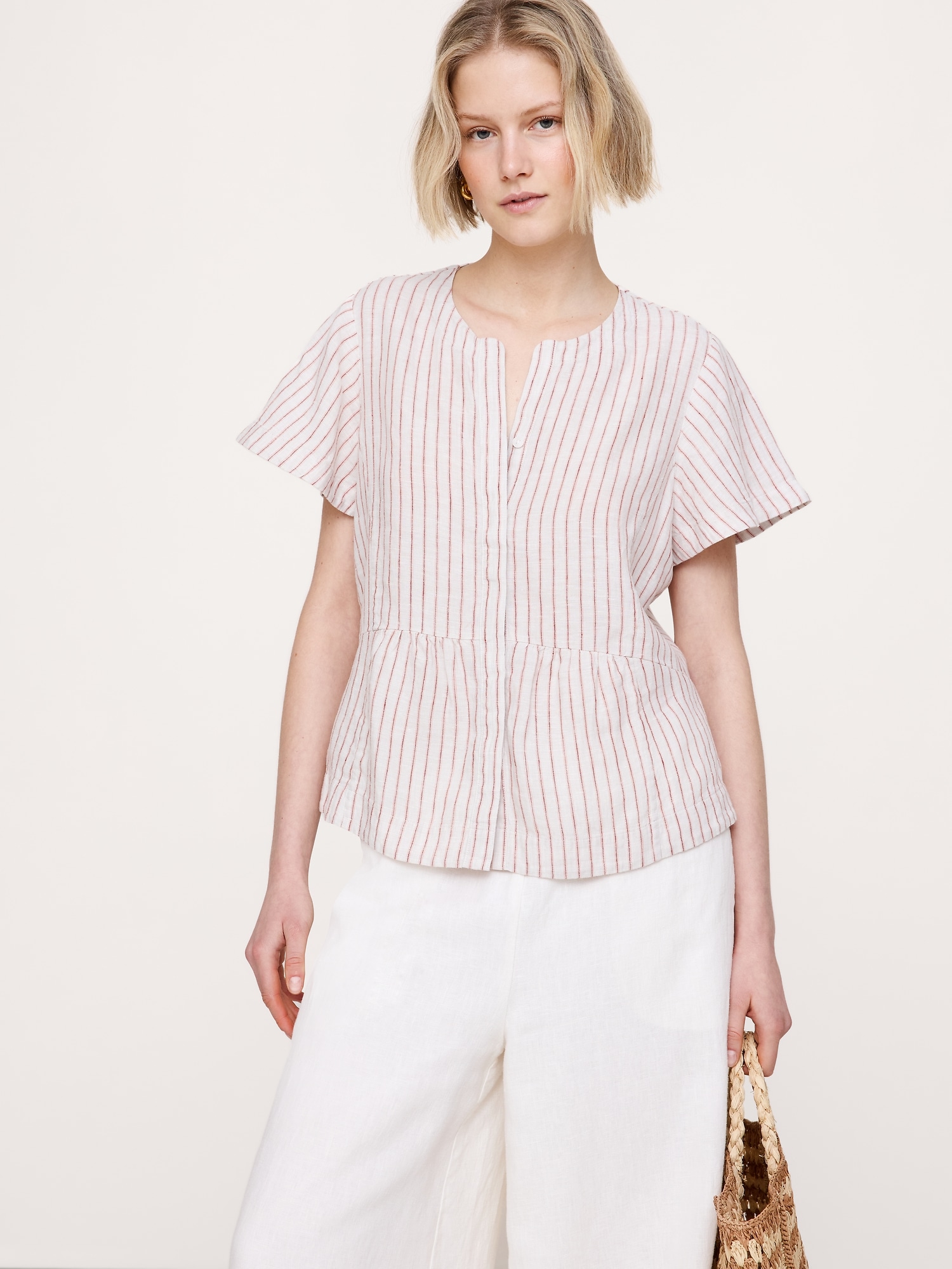 Linen Flutter-Sleeve Top