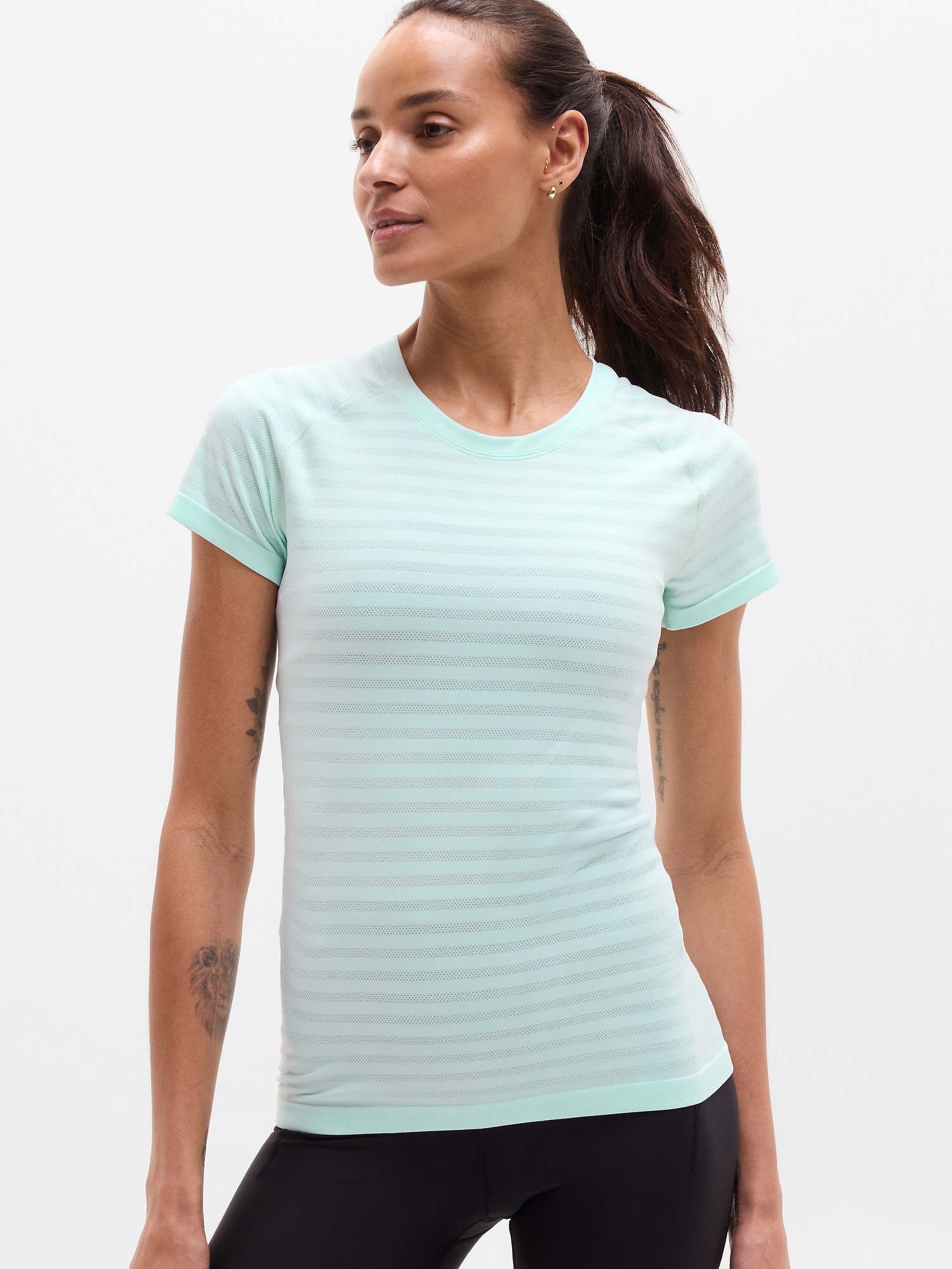 Athleta Momentum Flex Tee In Sky Textured Stripe