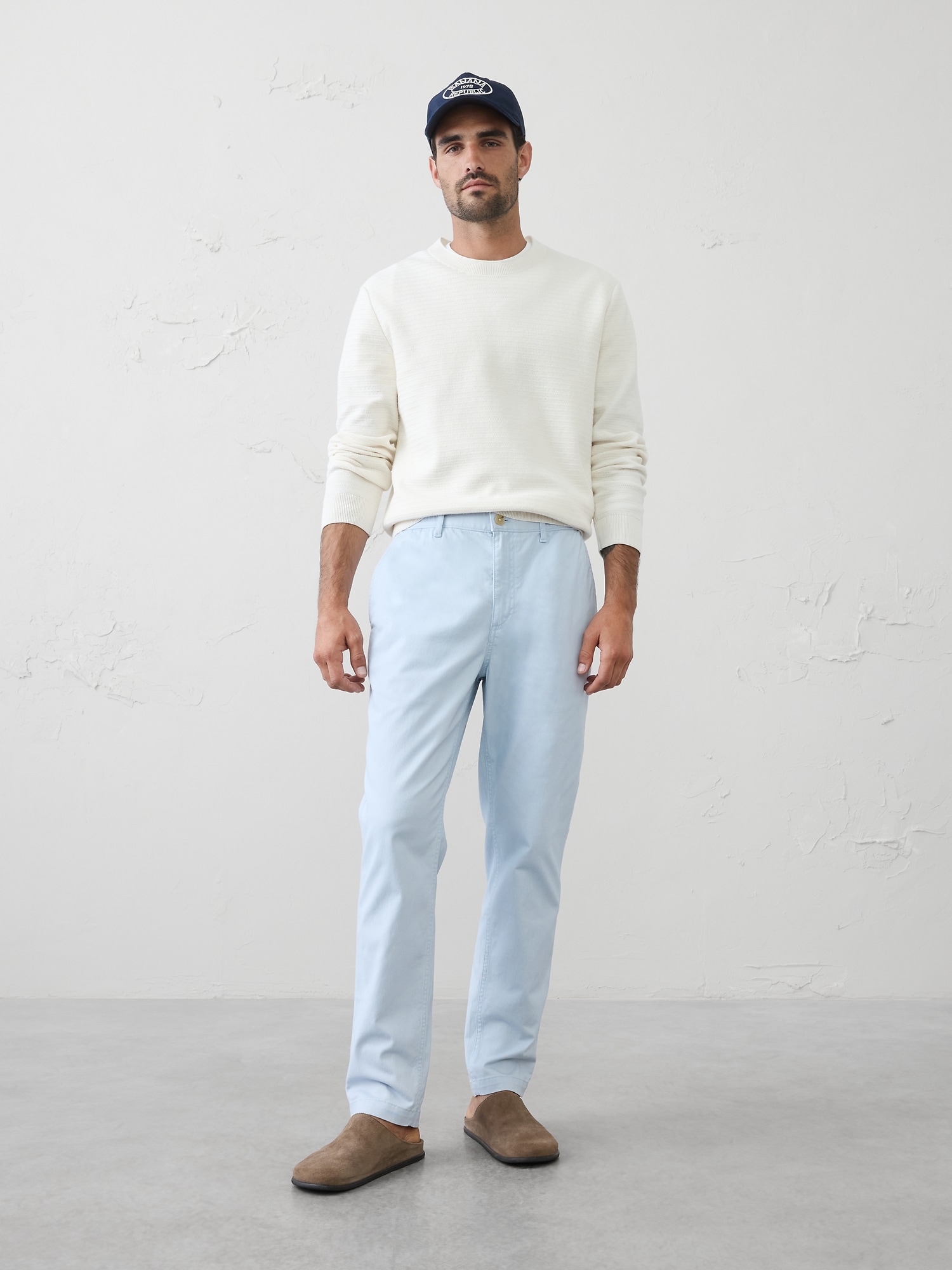 Athletic-Fit Summerweight Chino