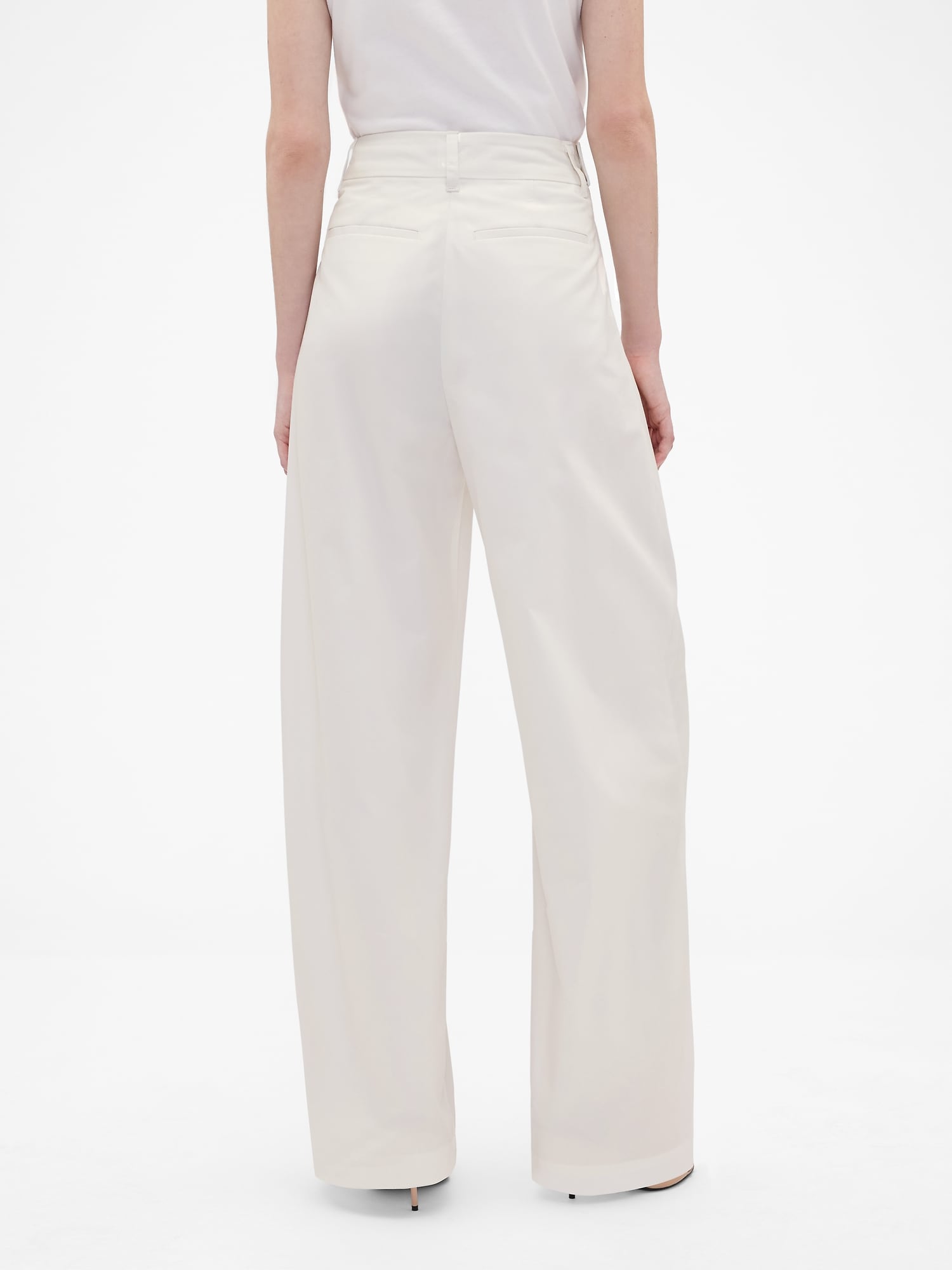 × Victoria Beckham High Rise Pleated Arc Trouser