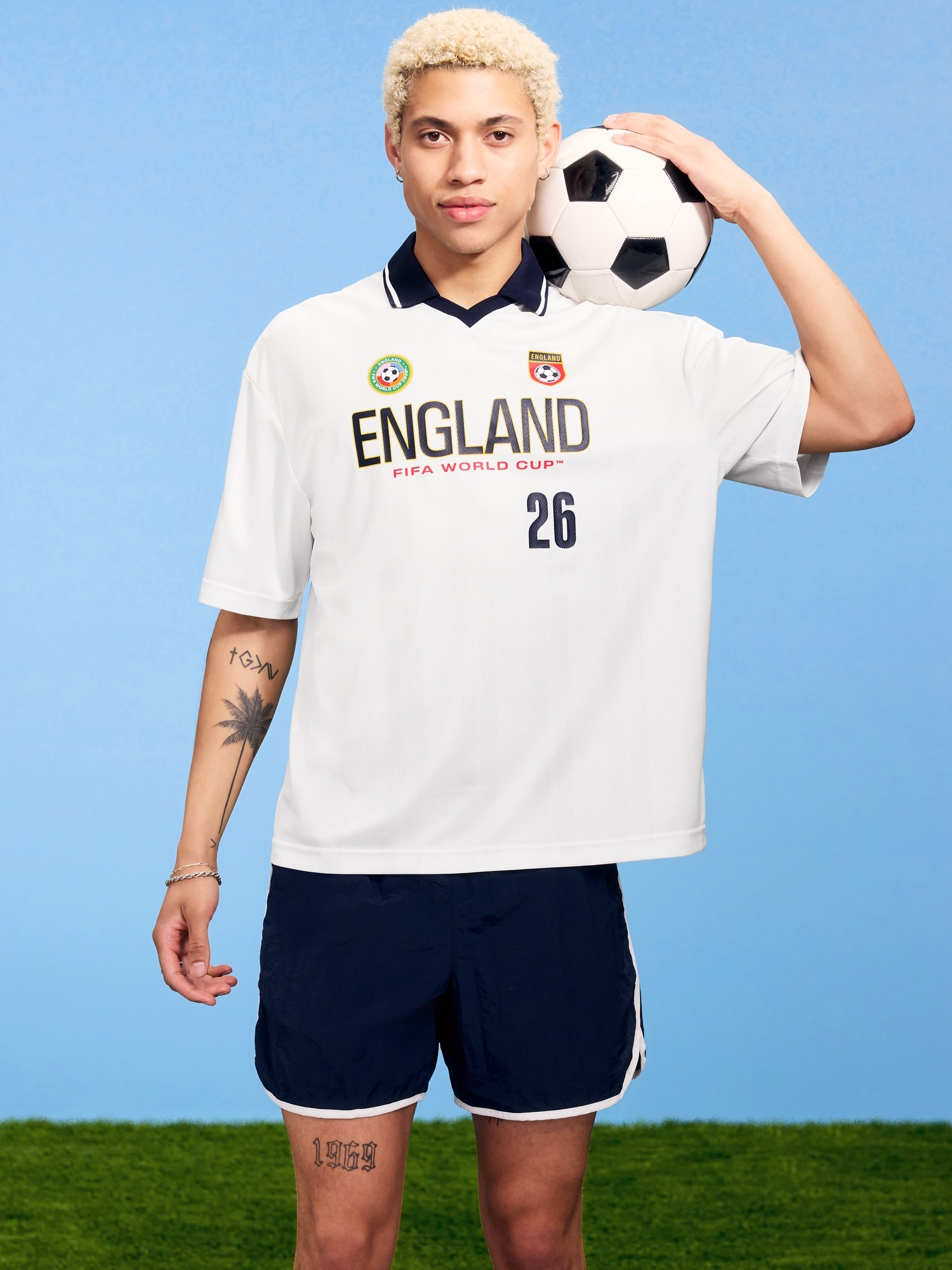 T-SHIRT EN JERSEY À COL COUPE DU MONDE DE LA FIFA 26™, ANGLETERRE POUR HOMME