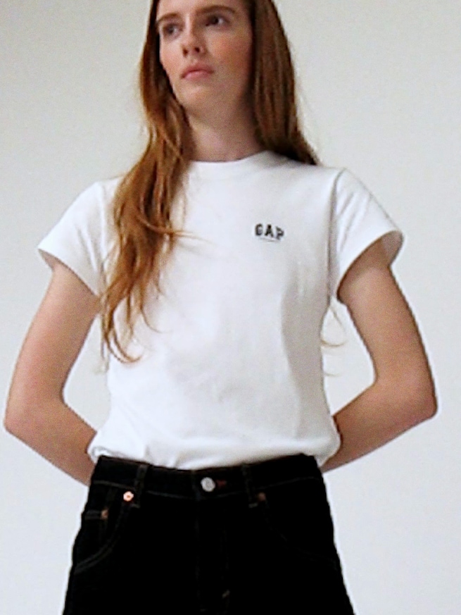 Gap &times; Victoria Beckham オーガニックコットン ロゴTシャツ-6