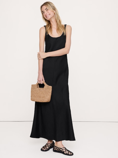 ROBE LONGUE EN LIN COUPÉE EN BIAIS