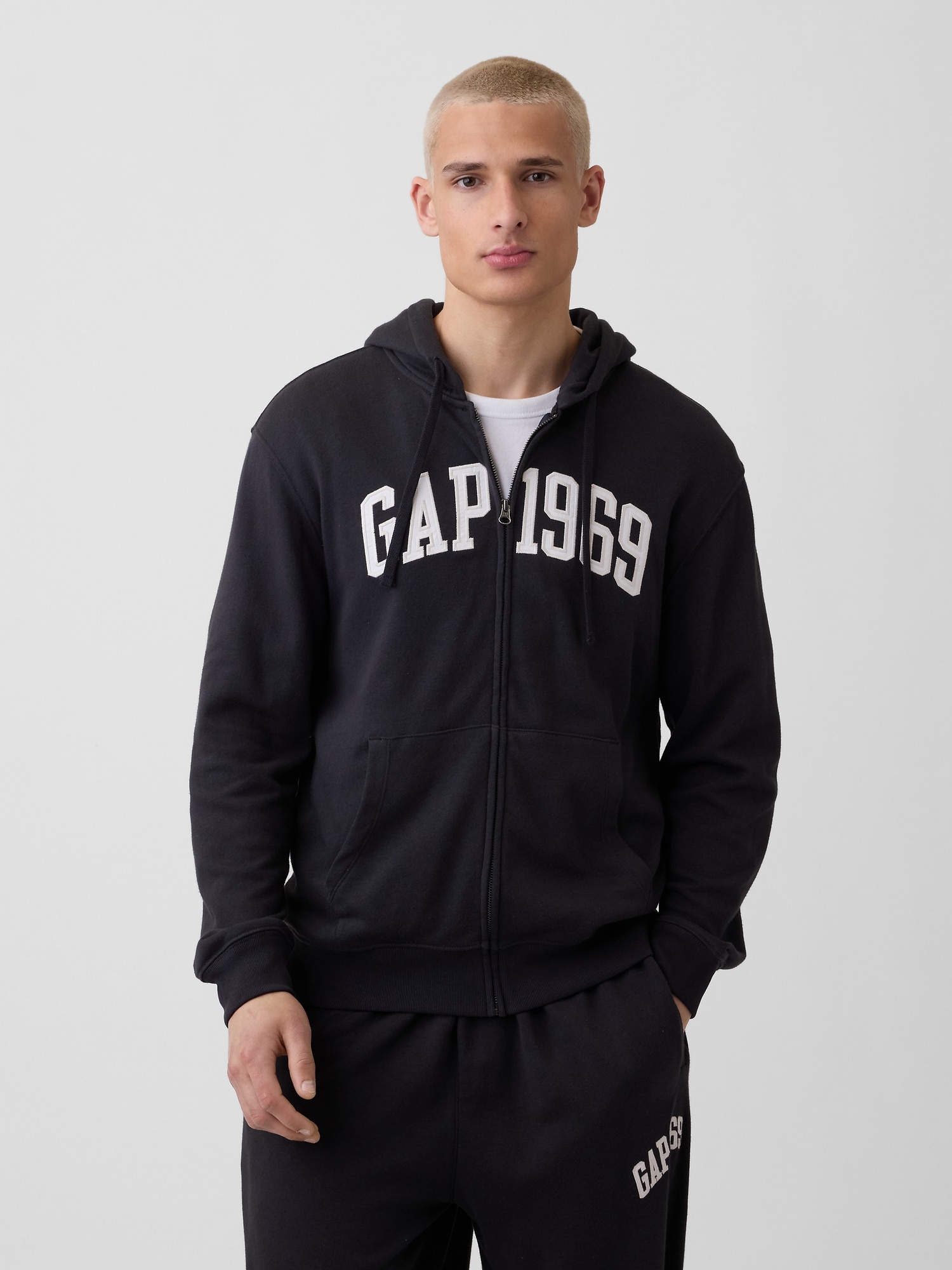 GAP ブラック パーカーとパンツセット ブラック】セットアップ！ | Gap公式オンラインストア