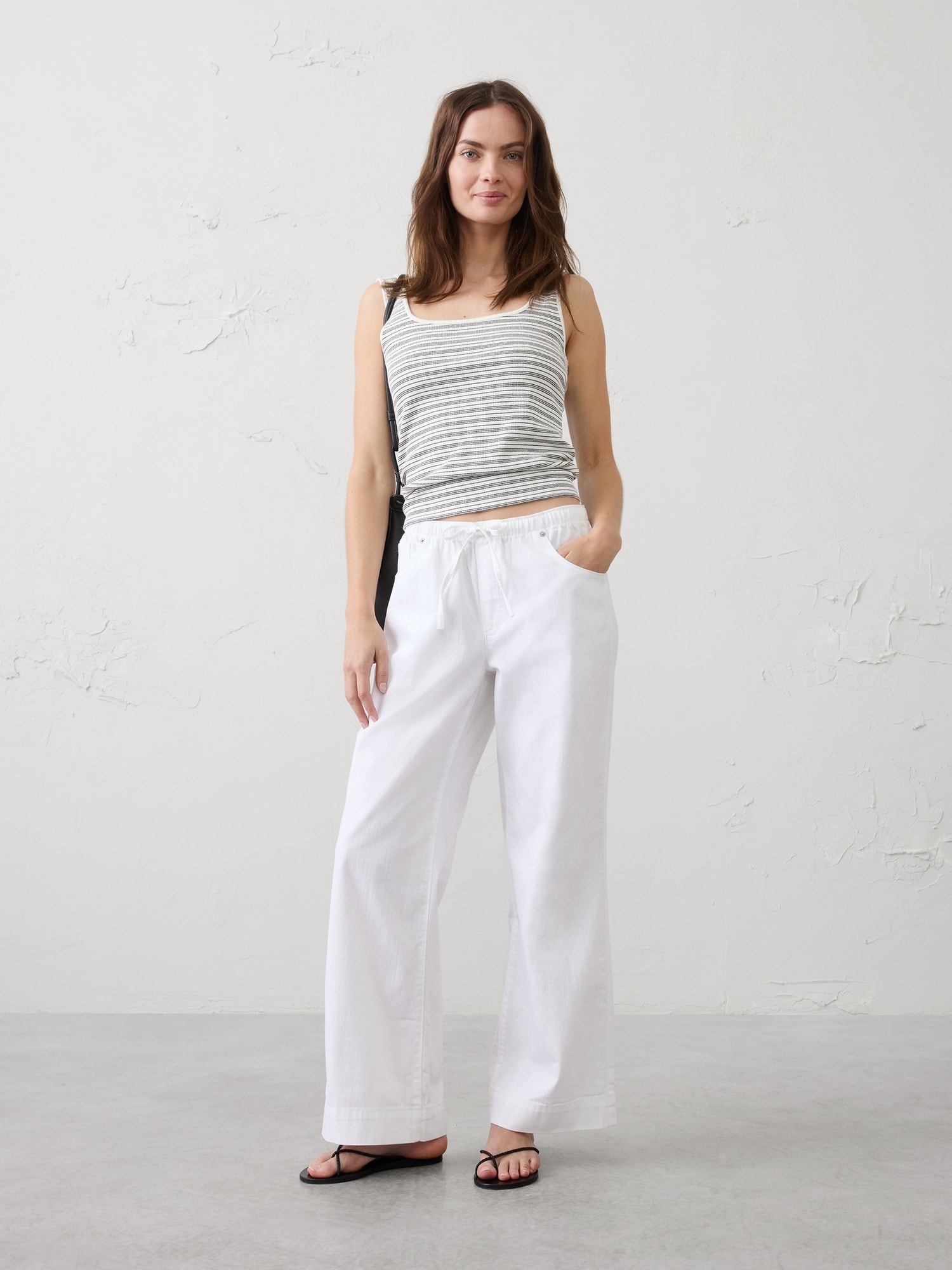 Wide-Leg Mid-Rise Summerweight Pull-On Jean