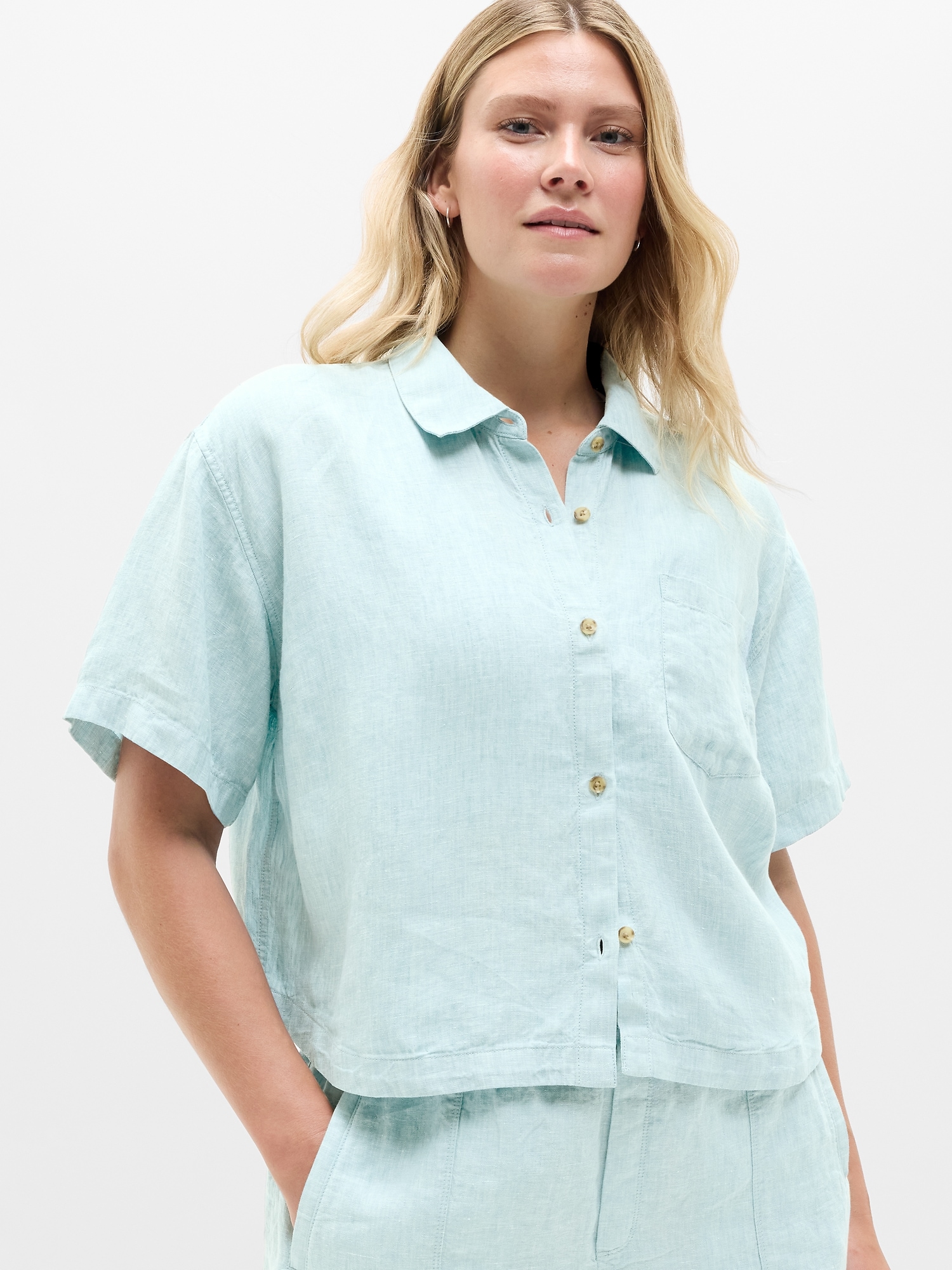 Athleta Retreat Linen Short Sleeve Shirt In Sky