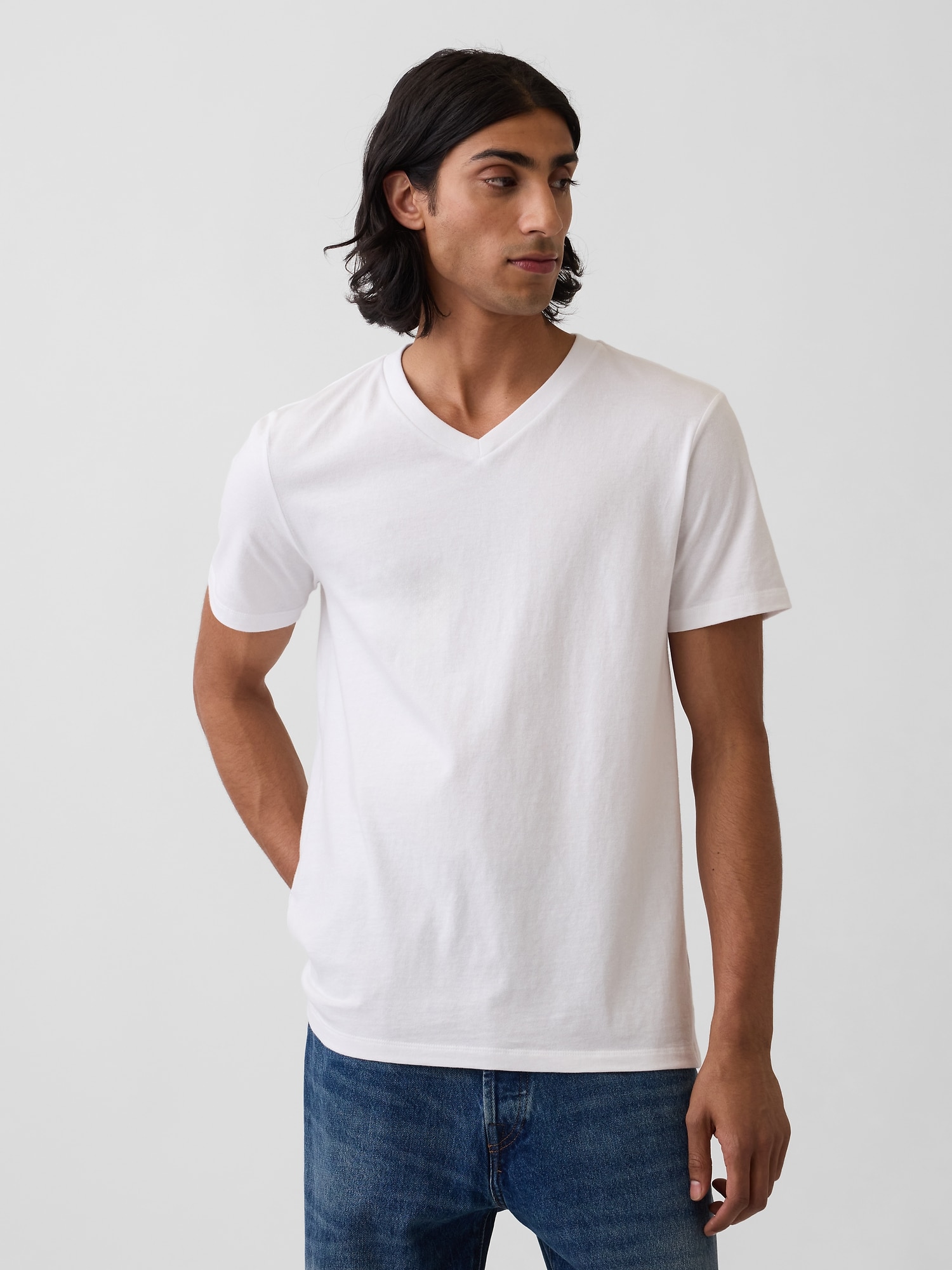 T-SHIRT CLASSIQUE À COL EN V