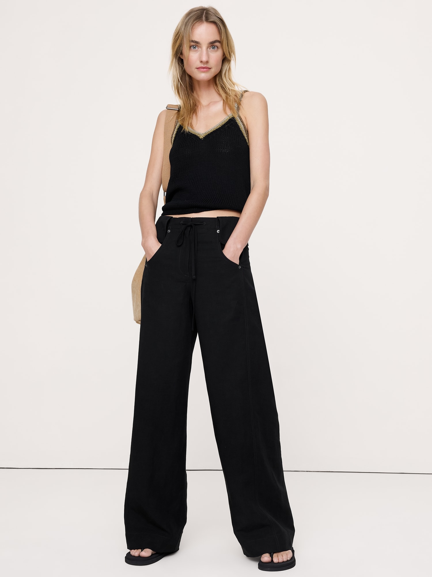 PANTALON À JAMBE LARGE À CEINTURE REPLIÉE EN TENCEL™ ET LIN