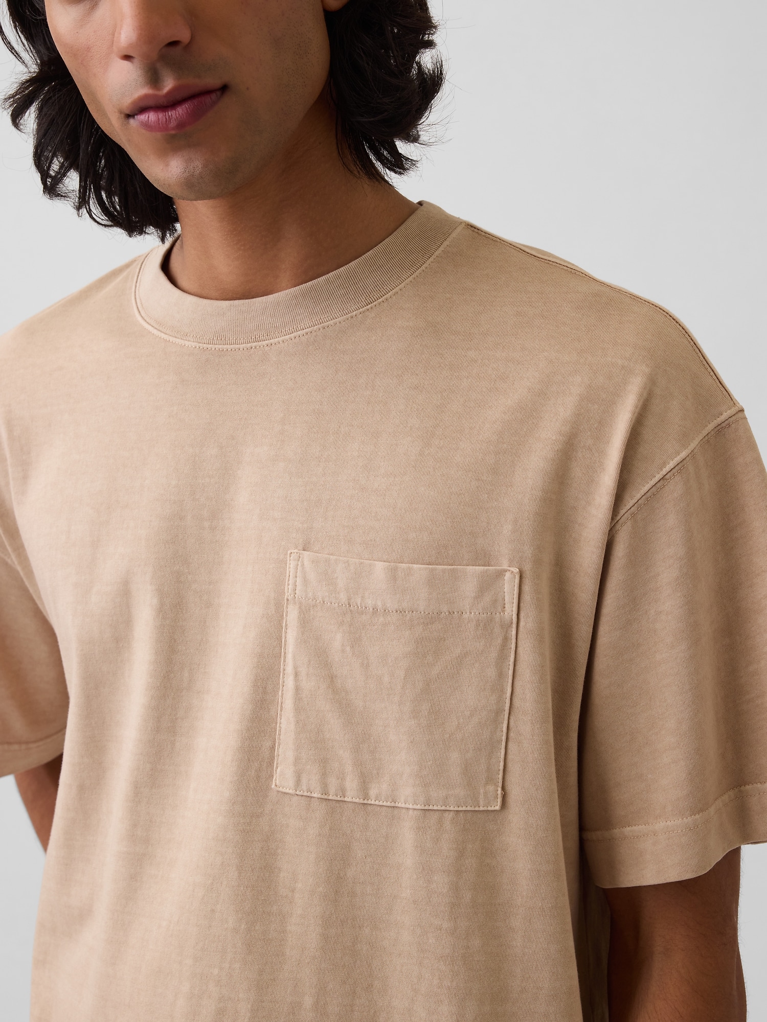 Gap公式オンラインストア | オーバーサイズ クロップド ポケットTシャツ