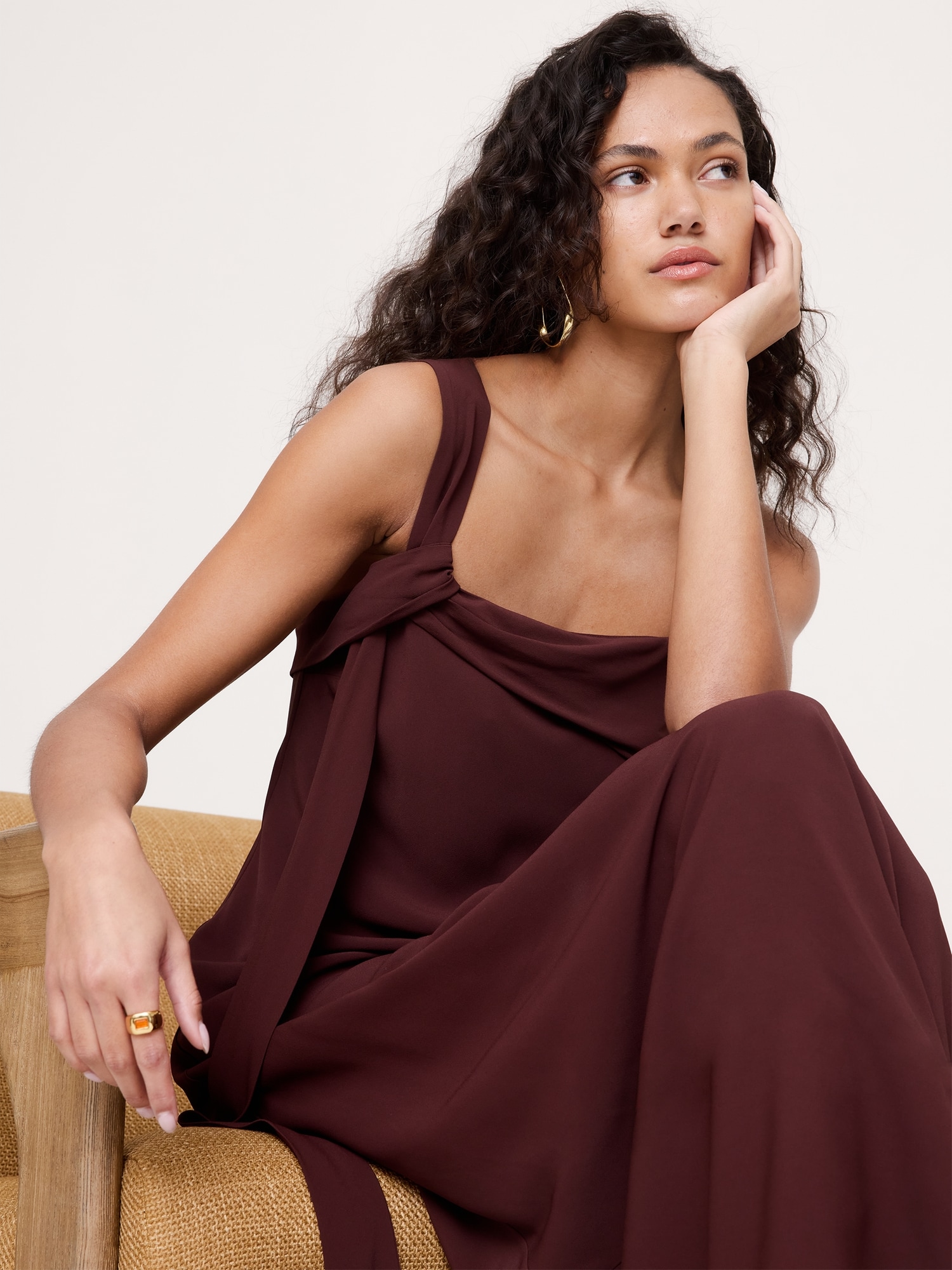 ROBE À BRETELLES EN CRÊPE GEORGETTE COUPÉE EN BIAIS
