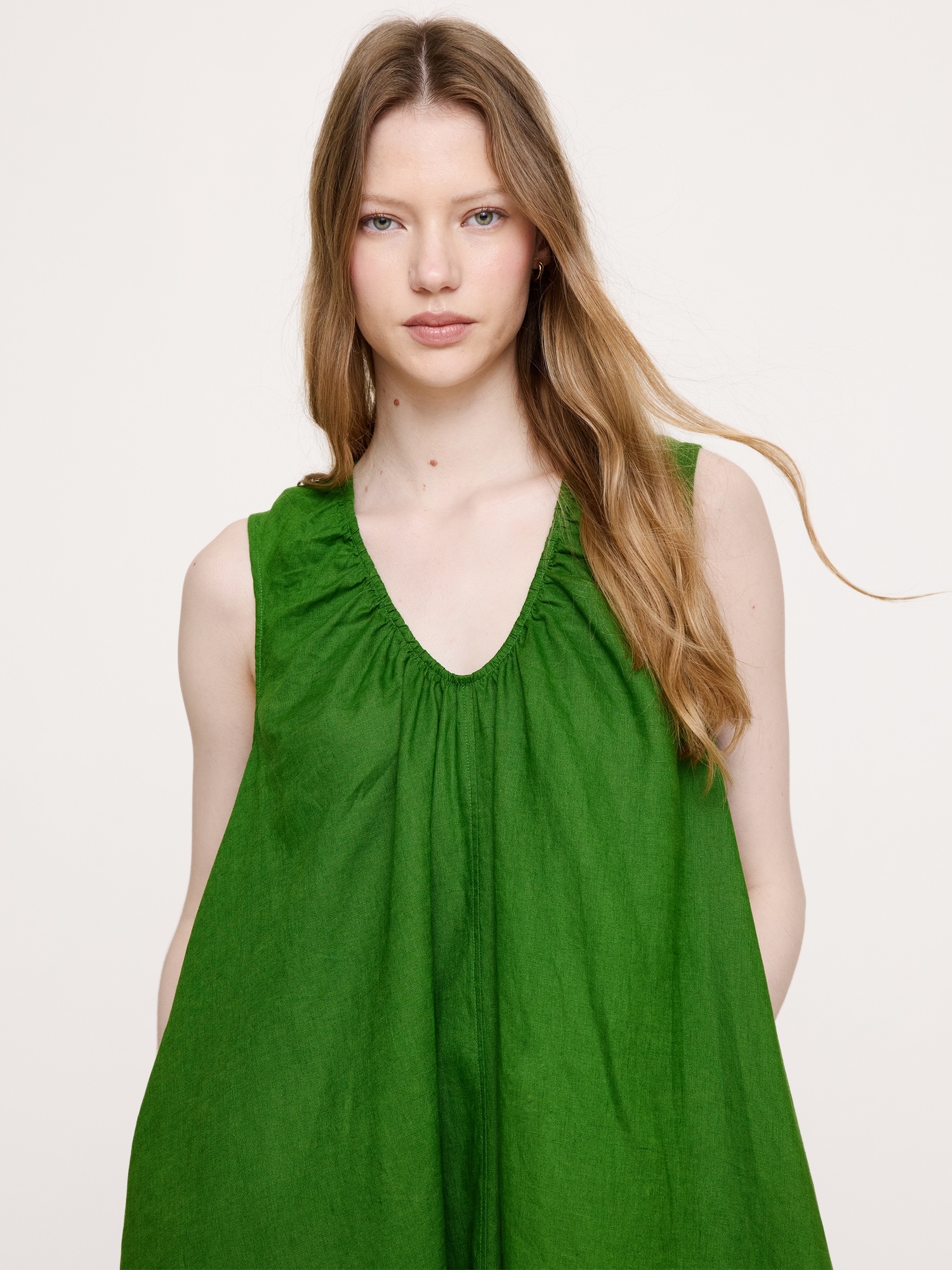 Linen Scoop-Neck Maxi Dress | Banana Republic
