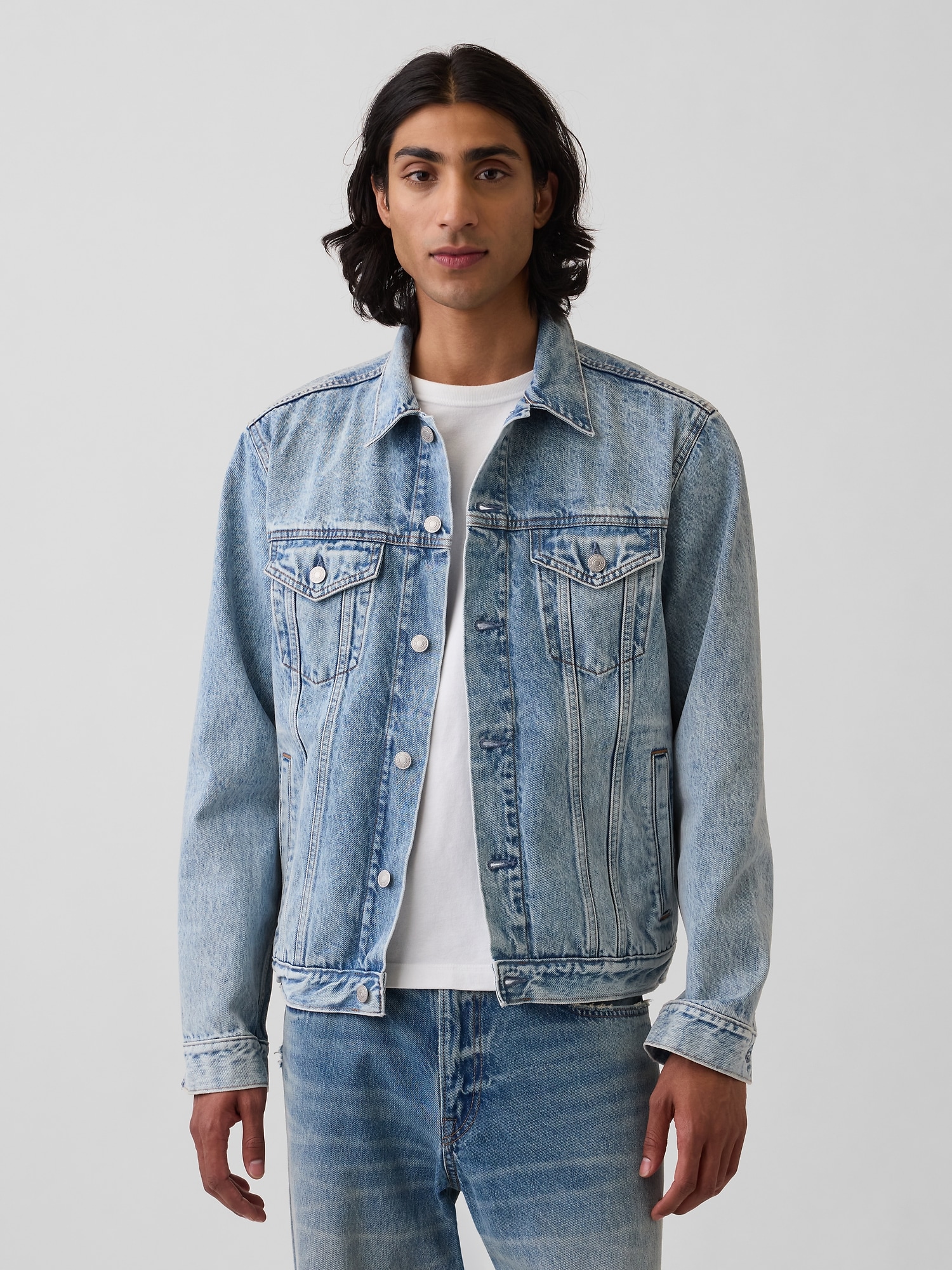 VESTE EN DENIM EMBLÉMATIQUE CLASSIQUE
