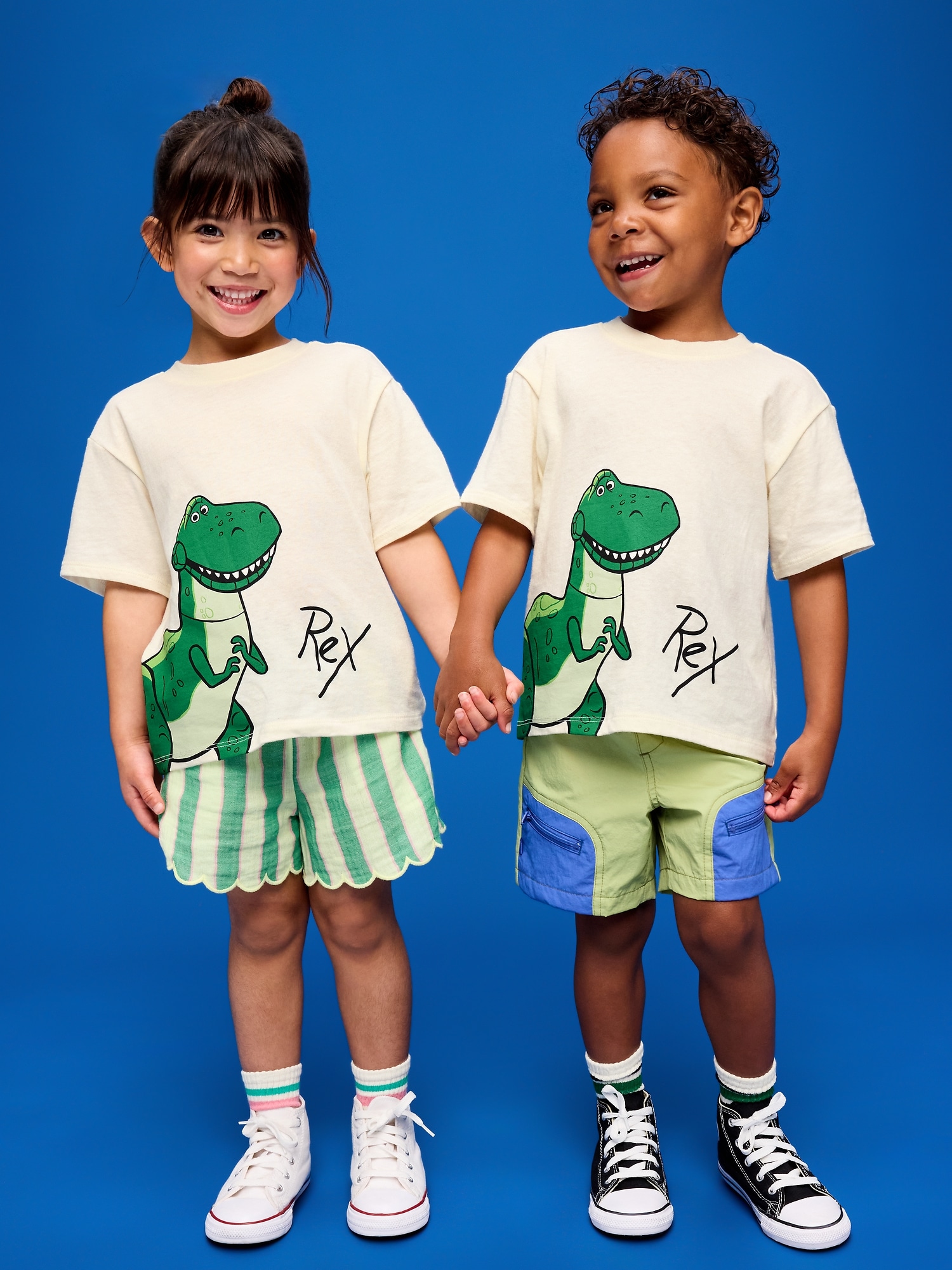 T-shirt surdiMen'sionné à imprimé Histoire de jouets Old Navy x Pixar unisexe pour tout-petit