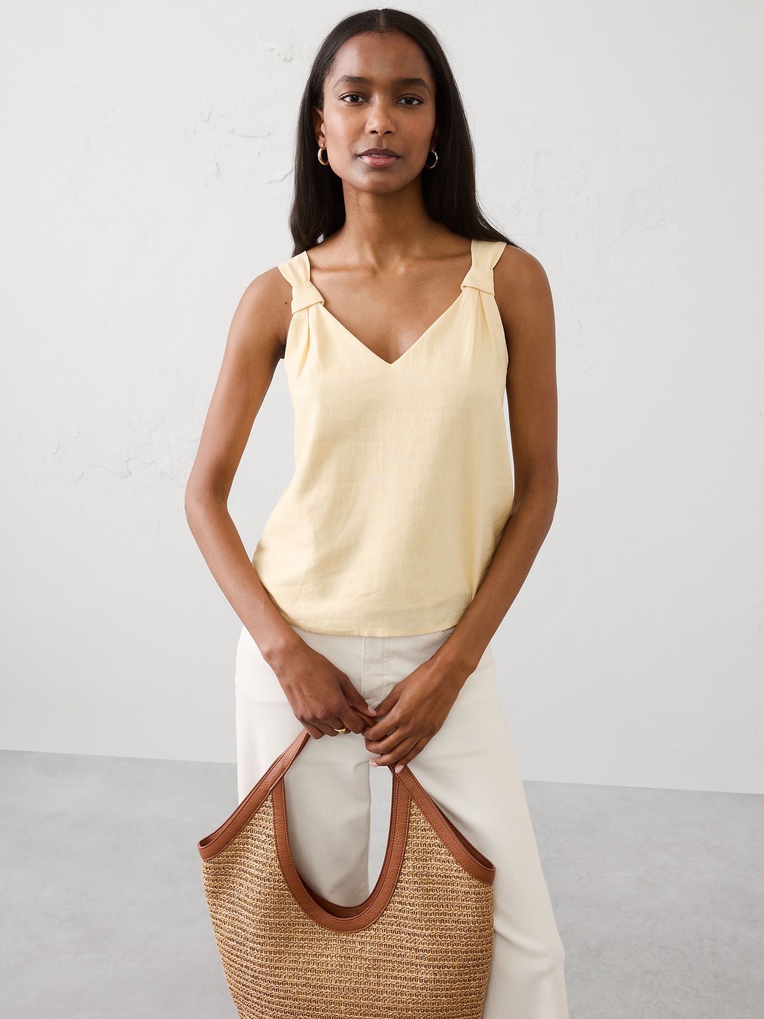 Linen-Blend Knotted Top