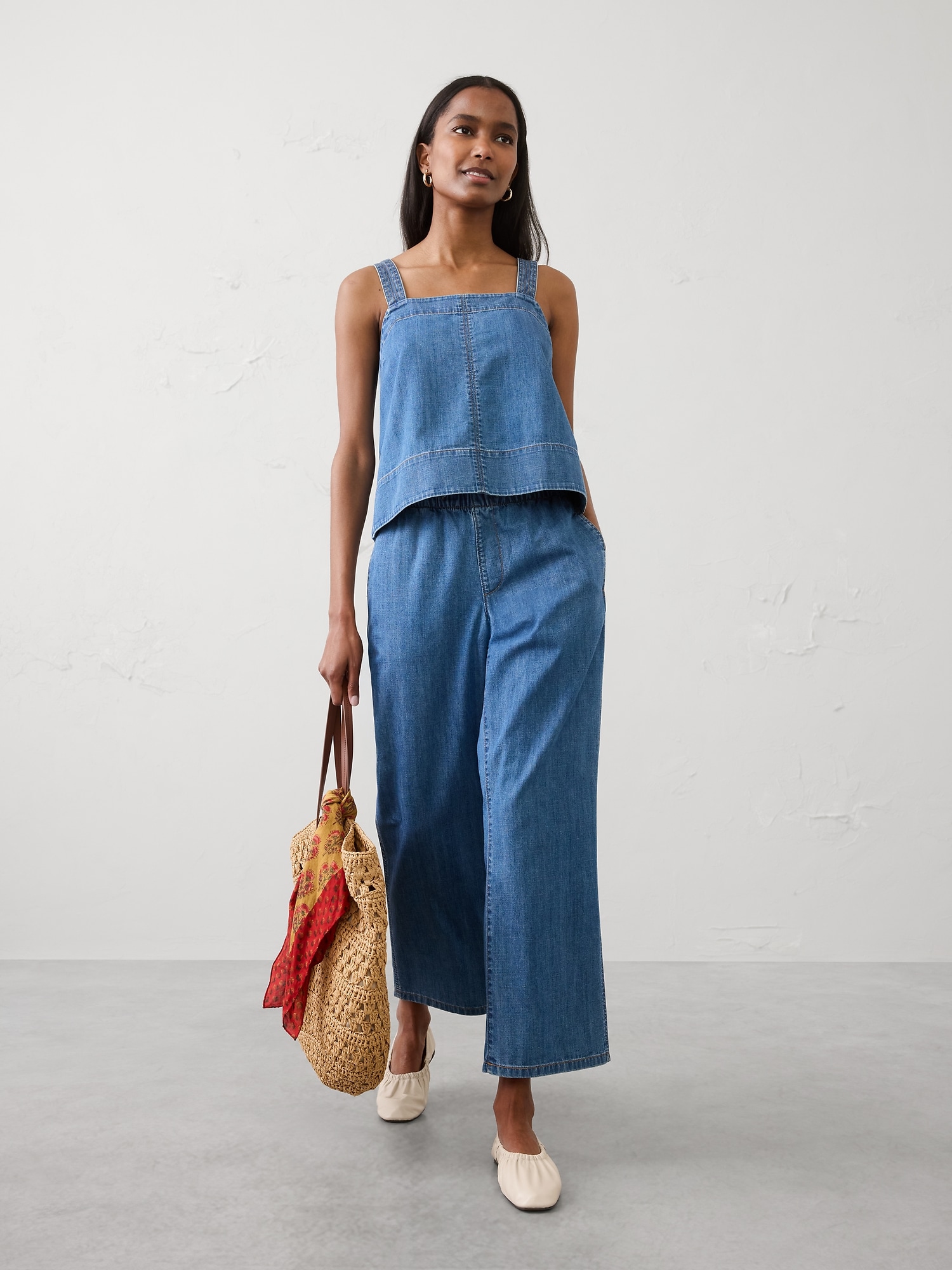 Straight-Leg Mid-Rise Summerweight Pull-On Jean