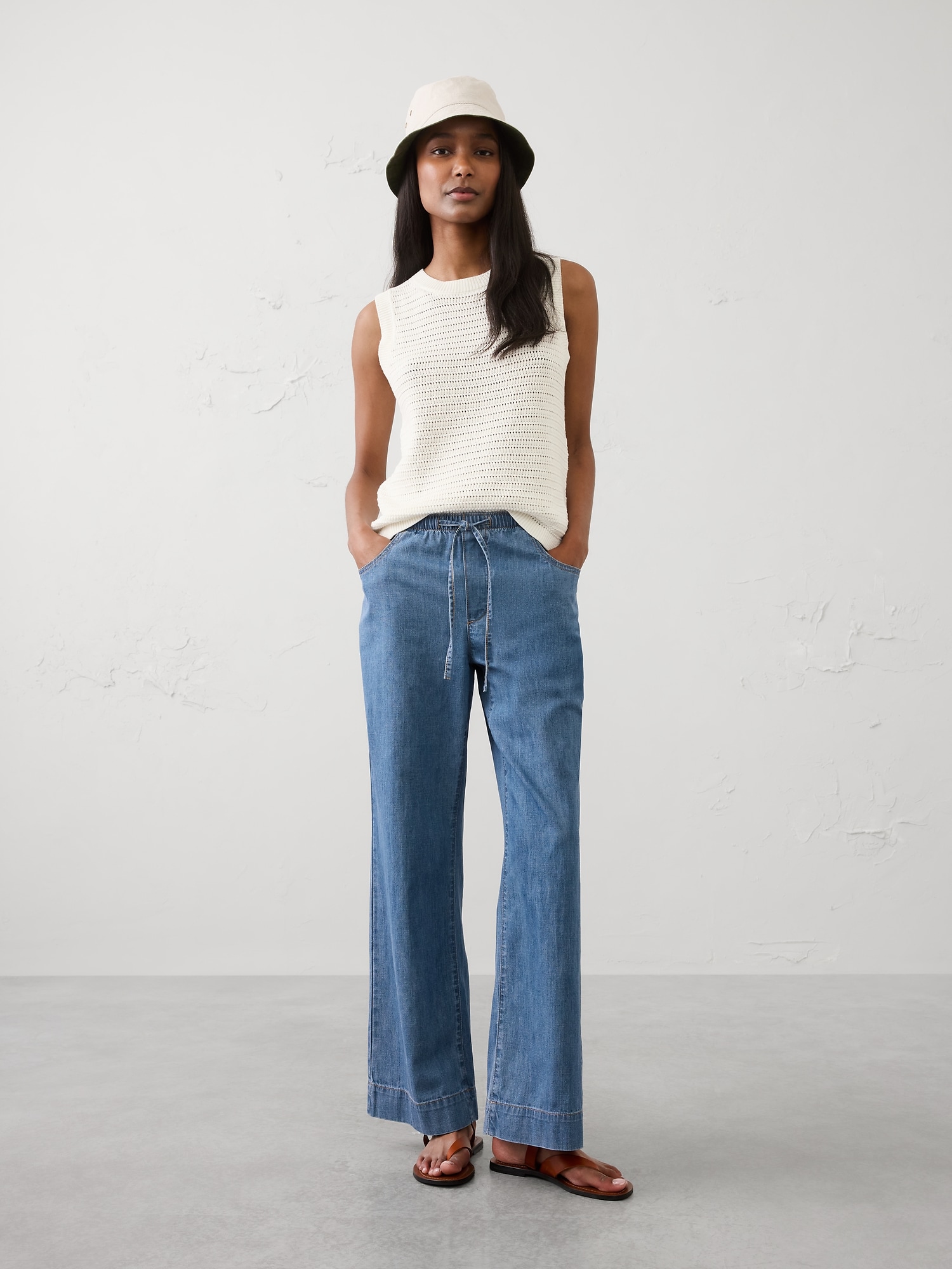 Wide-Leg Mid-Rise Summerweight Pull-On Jean