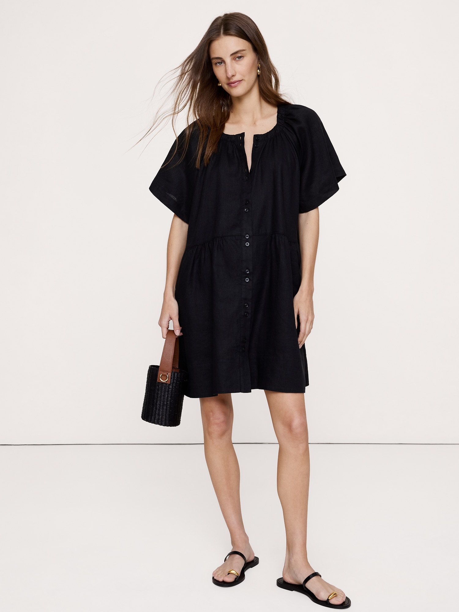 ROBE COURTE BOUTONNÉE