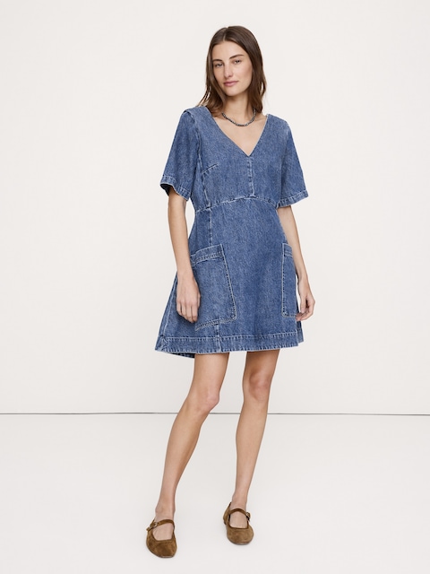 ROBE COURTE AVEC POCHES