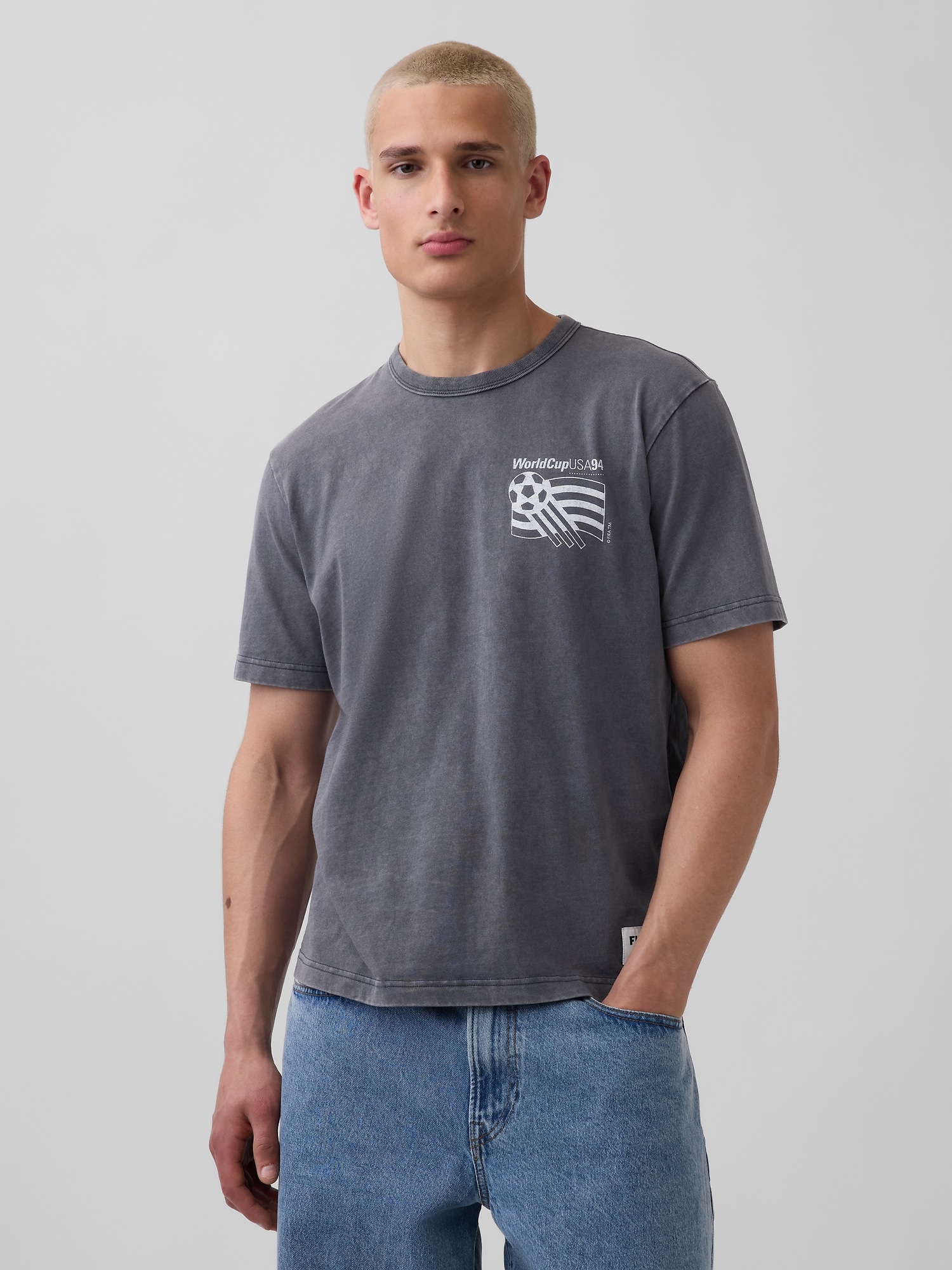 FIFA WORLD CUP&trade; リラックスフィット グラフィックTシャツ-1