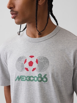 FIFA WORLD CUP&trade; リラックスフィット グラフィックTシャツ