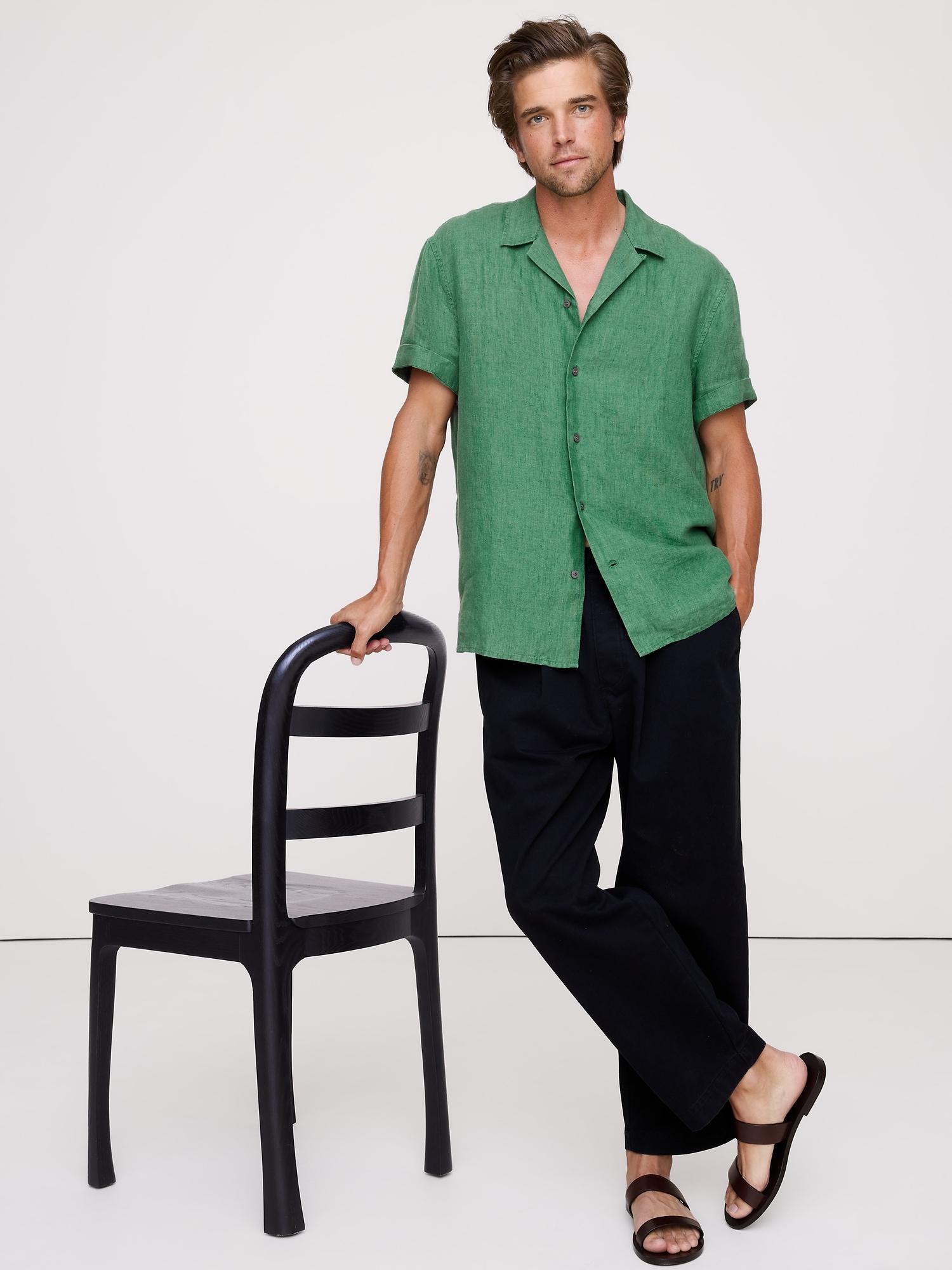 CHEMISE DE VACANCES À COUPE STANDARD EN LIN