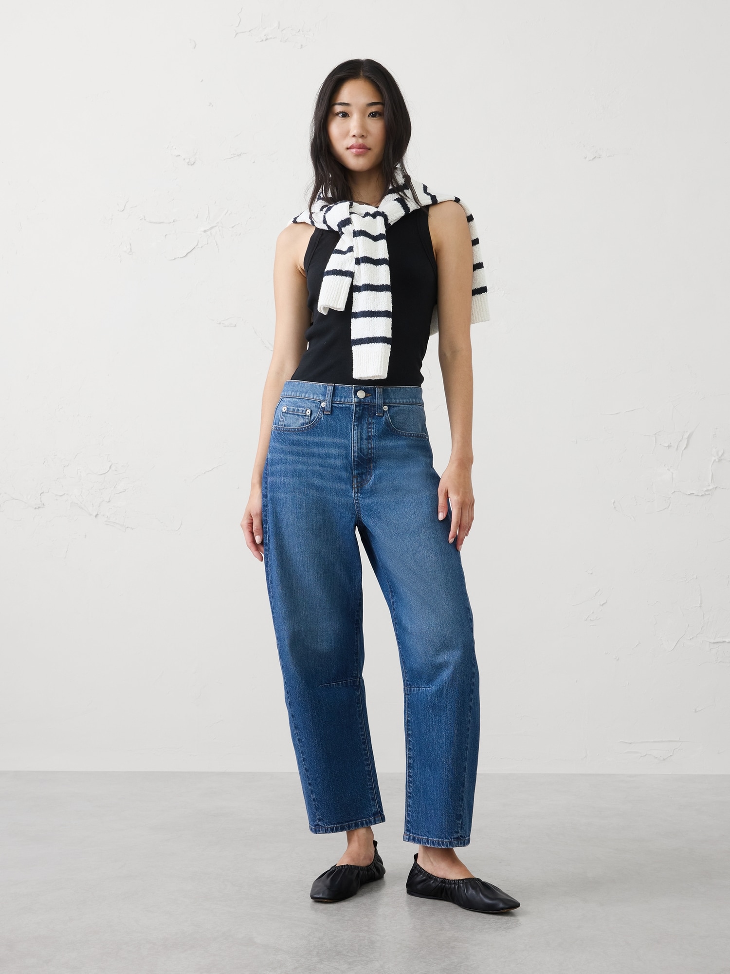 Banana Republic Barrel-Leg Mid-Rise Jean INTERNATIONAL SHIPPING