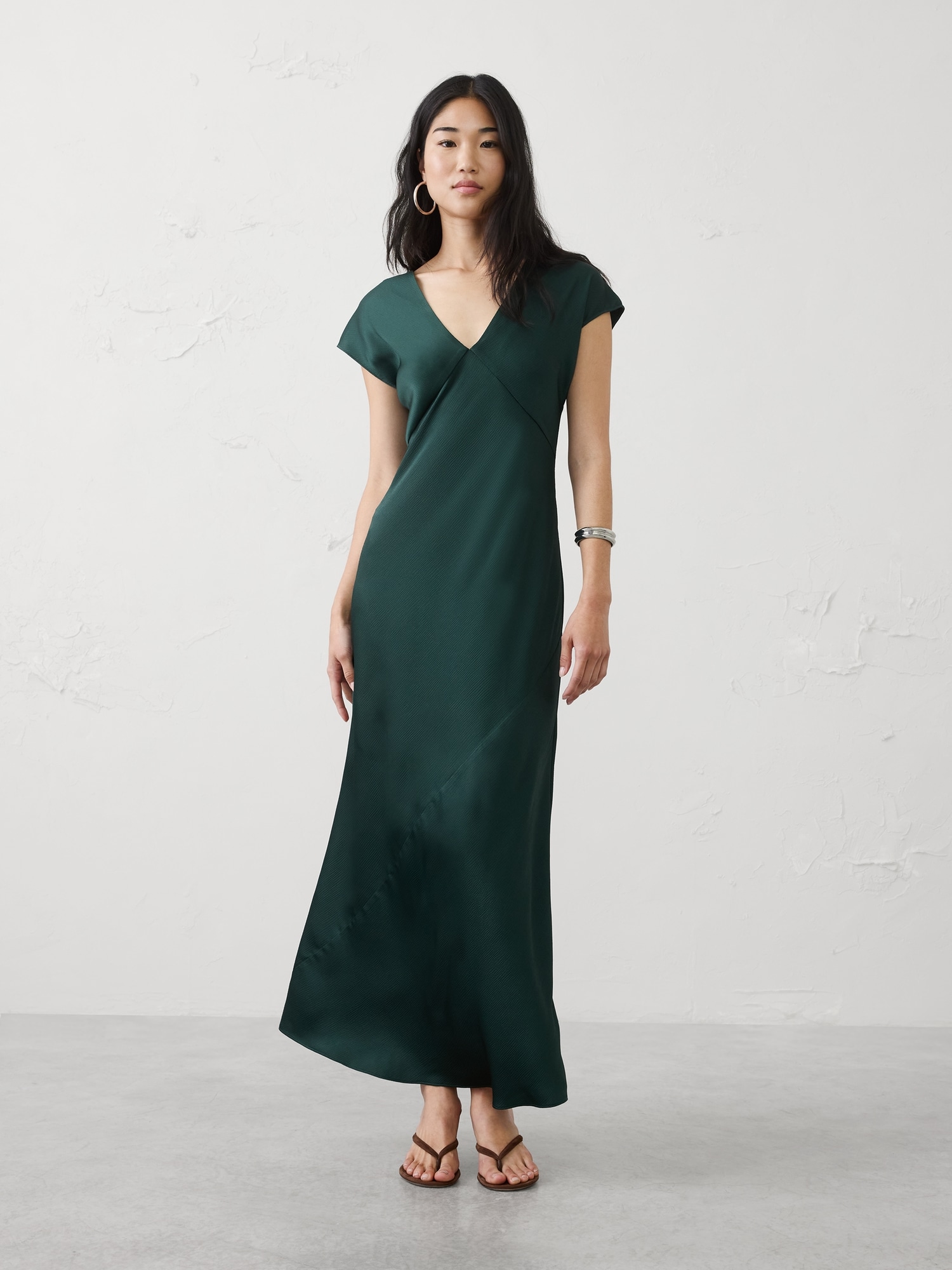 banana republic factory dresses Name a better summer dress than this effortlessly chic cross-waist midi in crisp poplin Banana Republic Factory Labor Day