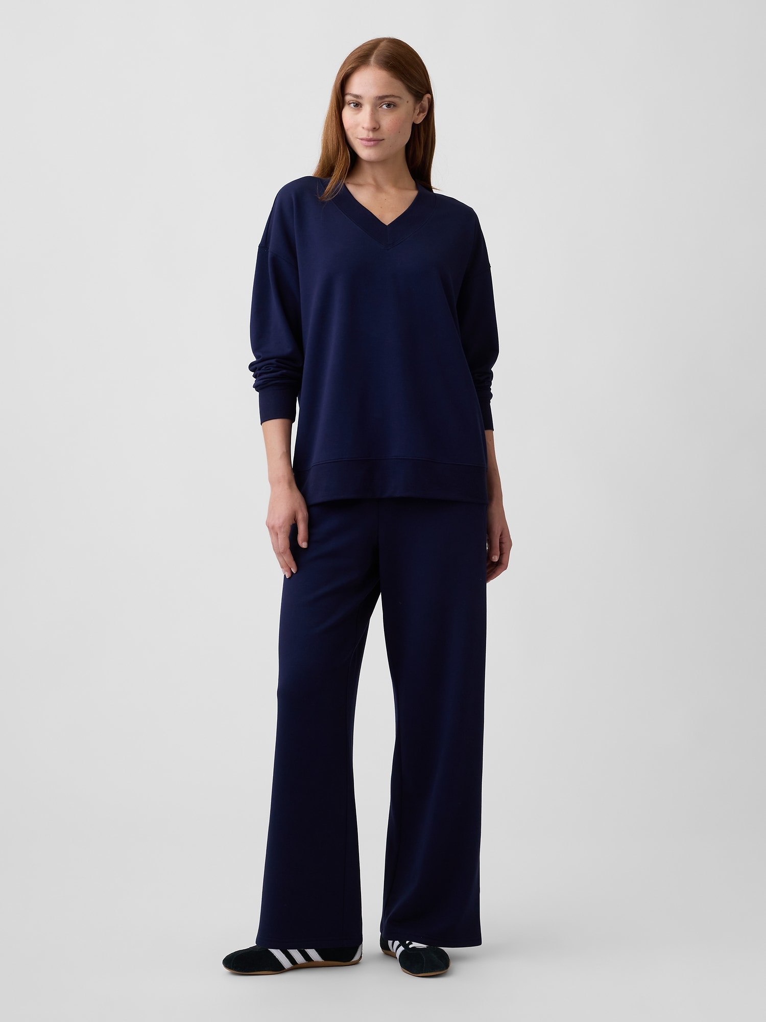 CloudLight Relaxed Wide-Leg Sweatpants
