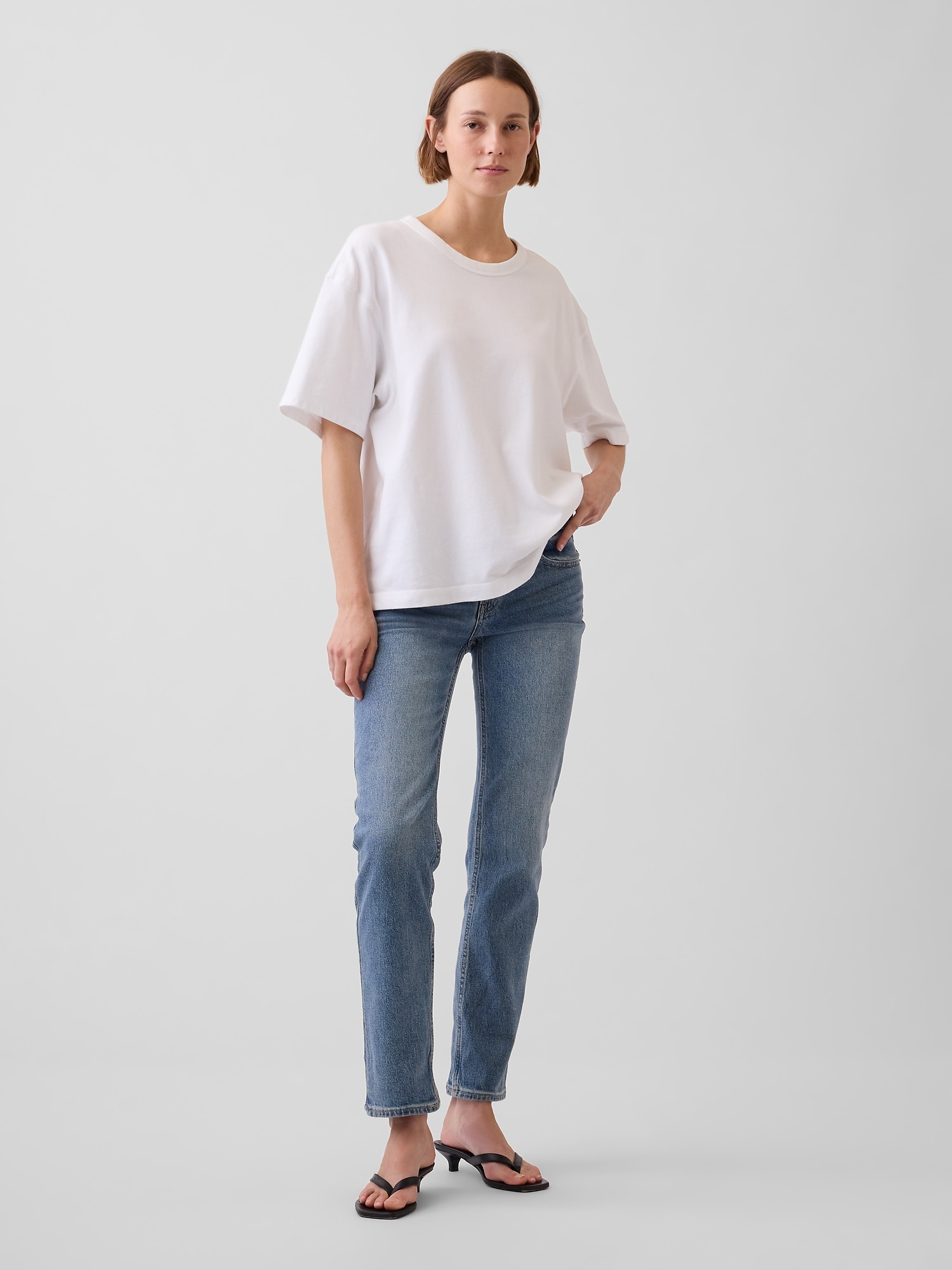 Low Rise '90s Slim Straight Jeans
