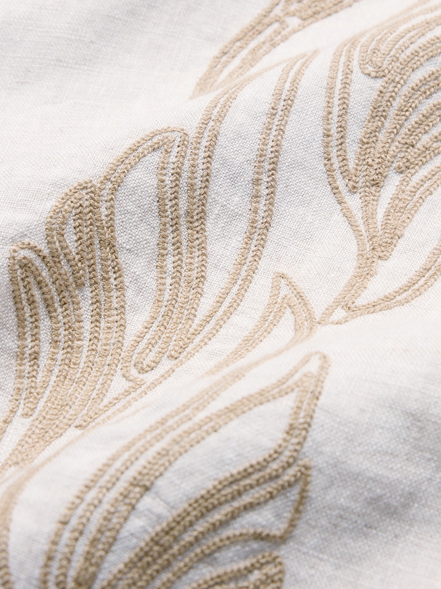 Relaxed-Fit Embroidered Linen Resort Shirt