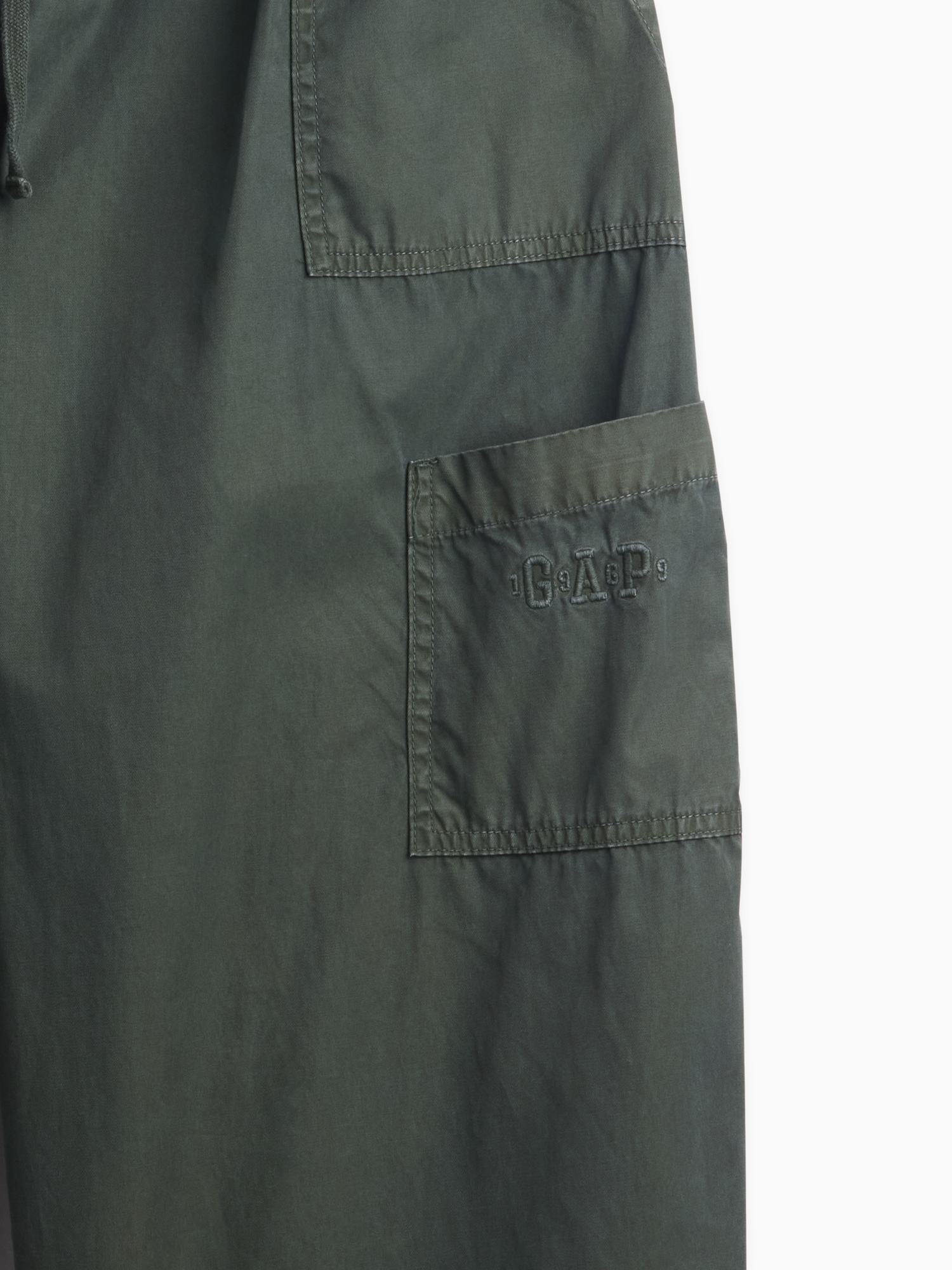 Gap公式オンラインストア | Mid Rise Baggy Barrel Parachute Pants