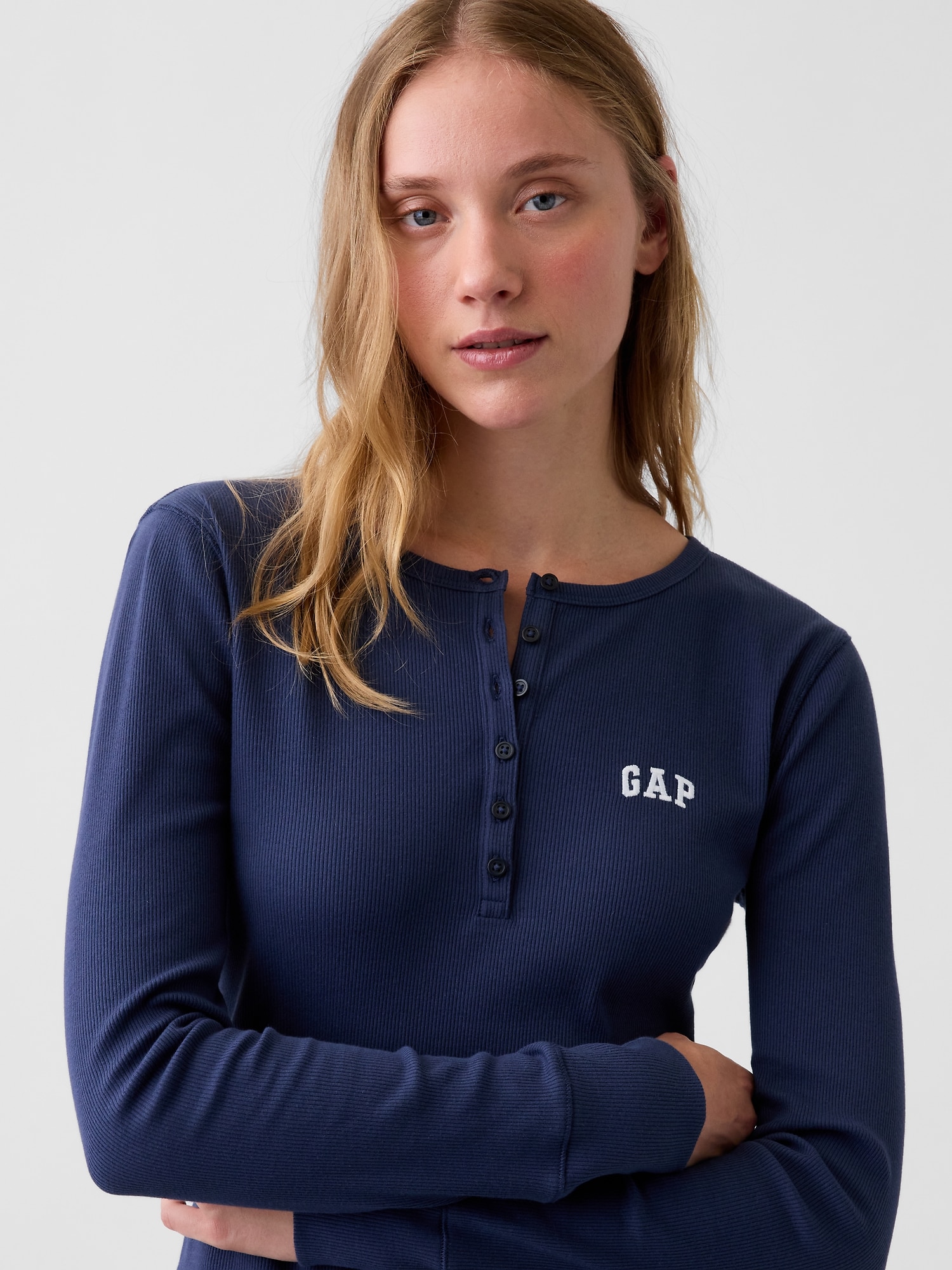 90s OLD GAP ヘンリーネック コットンニット ネイビー インド製 Gap公式オンラインストア | リブ GAPロゴ ヘンリーネックTシャツ