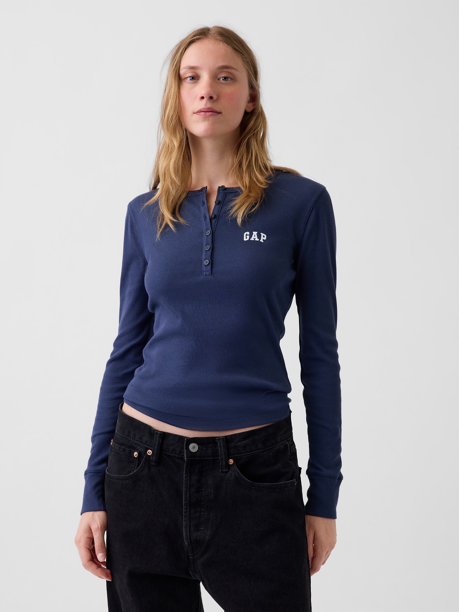 Gap公式オンラインストア | リブ GAPロゴ ヘンリーネックTシャツ
