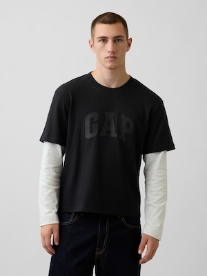 GAPロゴ ダブルレイヤード クロップドTシャツ