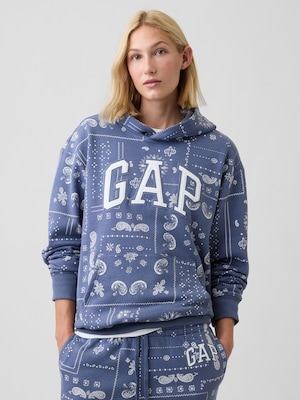 リラックスフィット GAPロゴパーカー