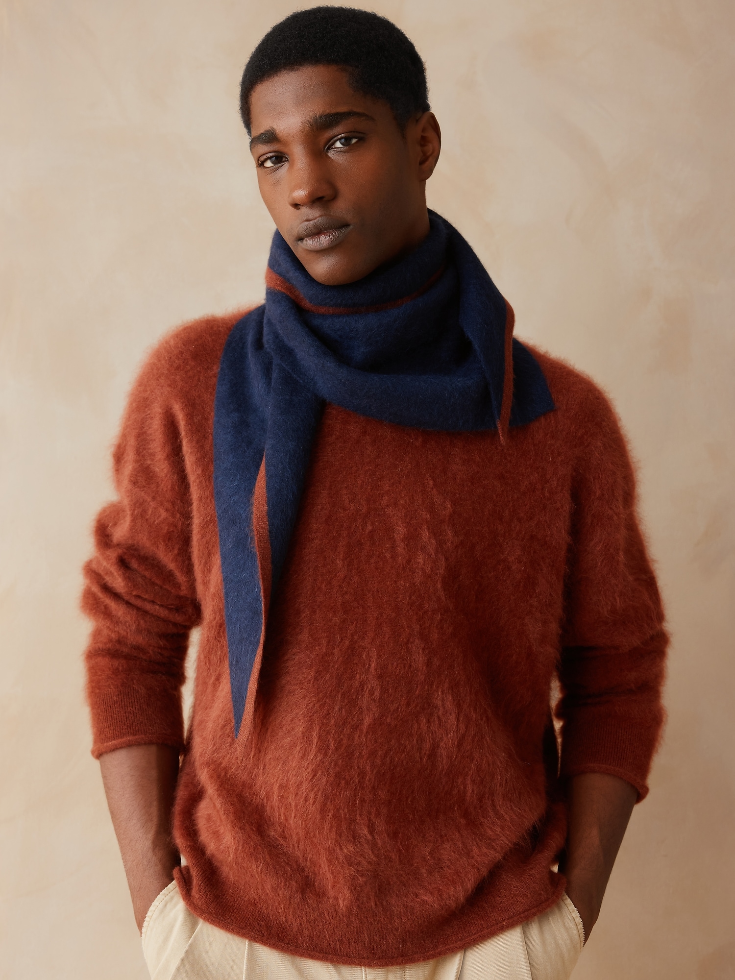 Banana Republic x Zankov | Beau ブラッシュド カシミヤ トライアングル スカーフ-1