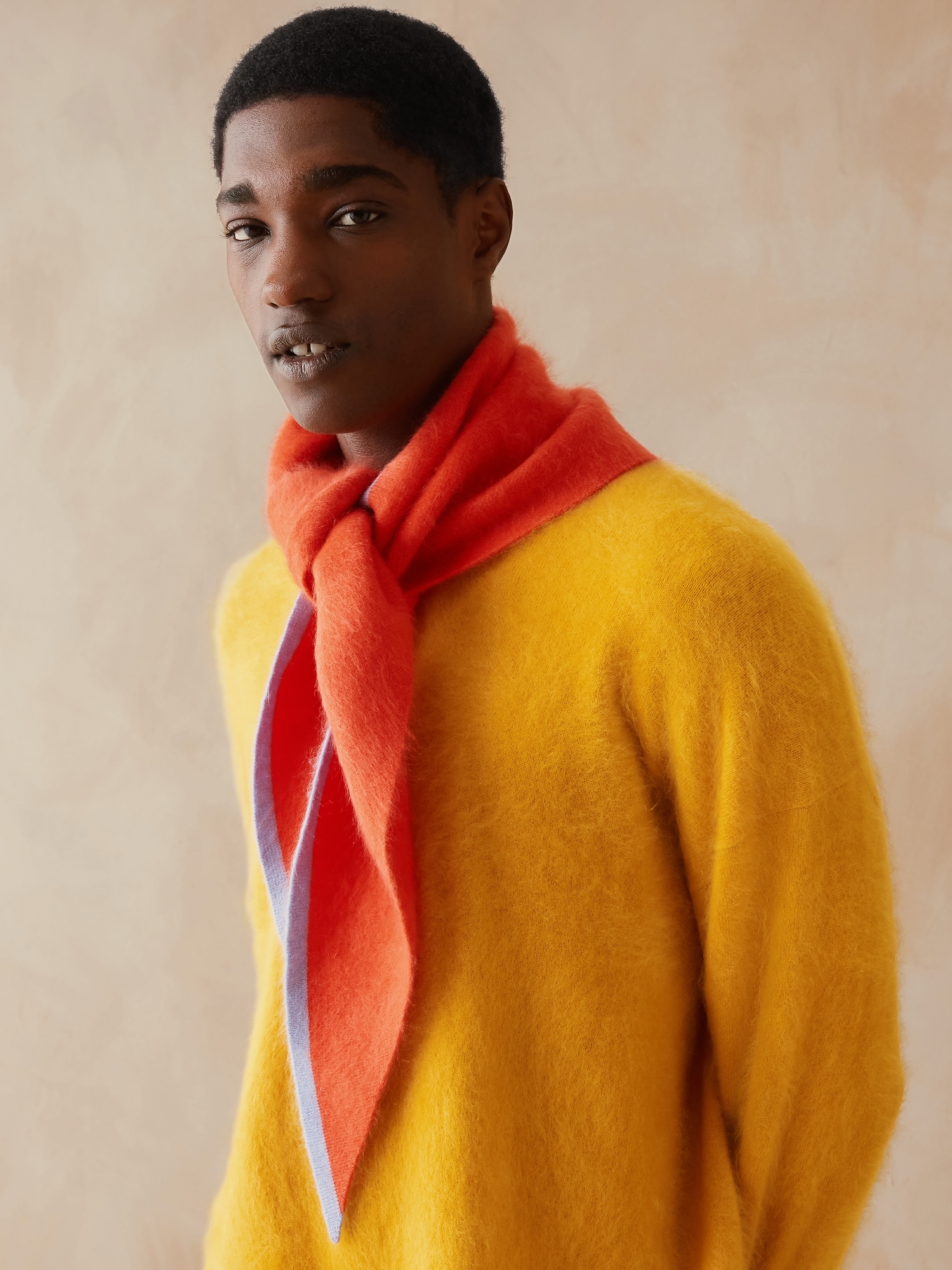 Banana Republic x Zankov | Beau ブラッシュド カシミヤ トライアングル スカーフ-1