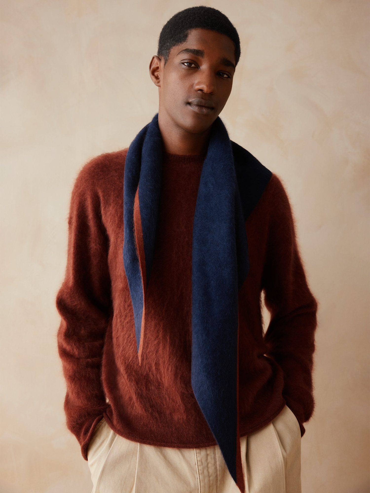 Banana Republic x Zankov | Beau ブラッシュド カシミヤ トライアングル スカーフ-2
